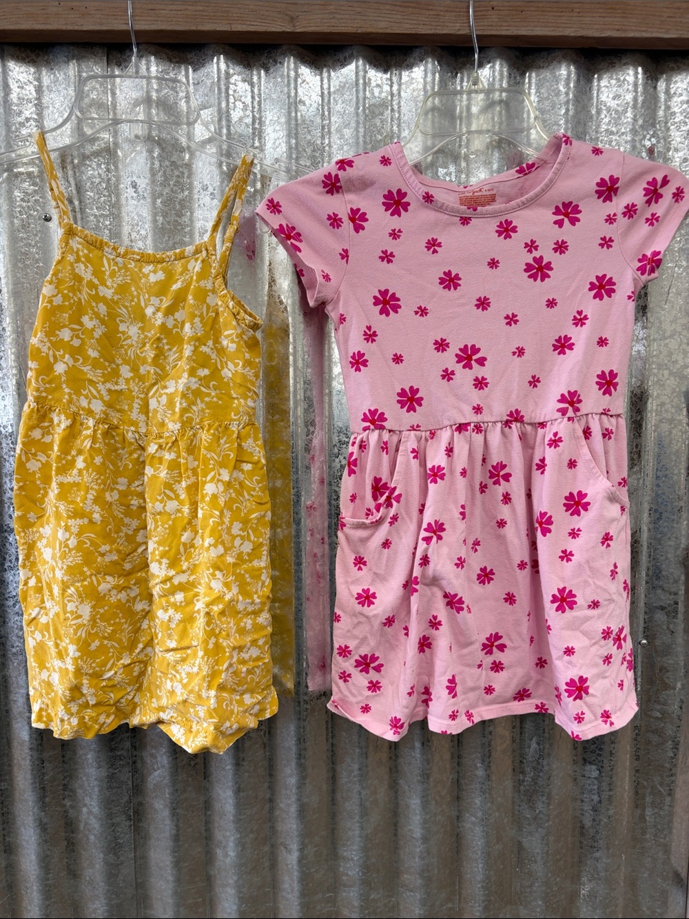 Girls Dresses-Size Small (6/7)